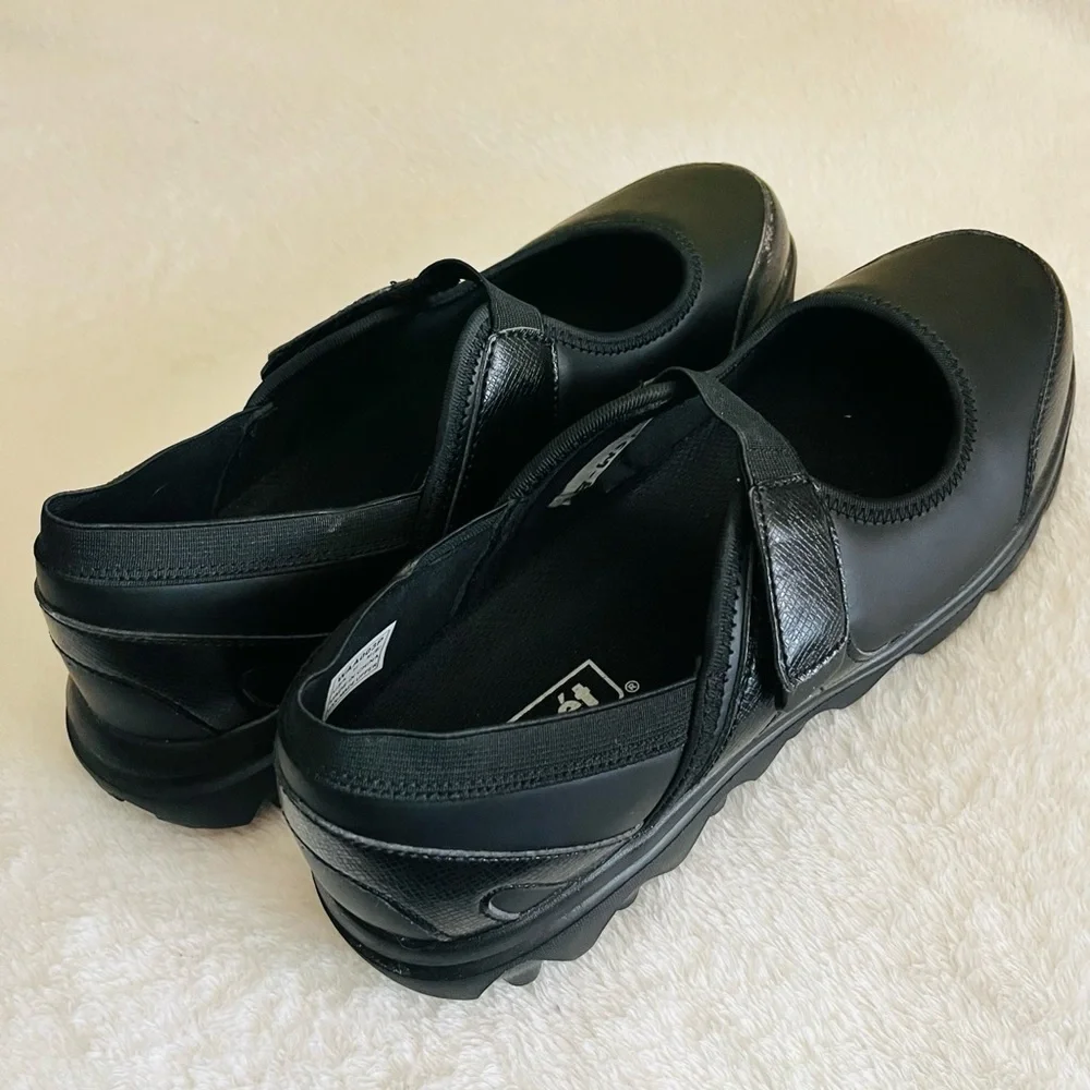 New Propet Black Flats & Loafers women’s Sz‎ 12